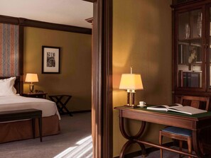 Deluxe Suite, 1 King Bed