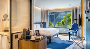 Hochwertige Bettwaren, Minibar, Zimmersafe, Schreibtisch