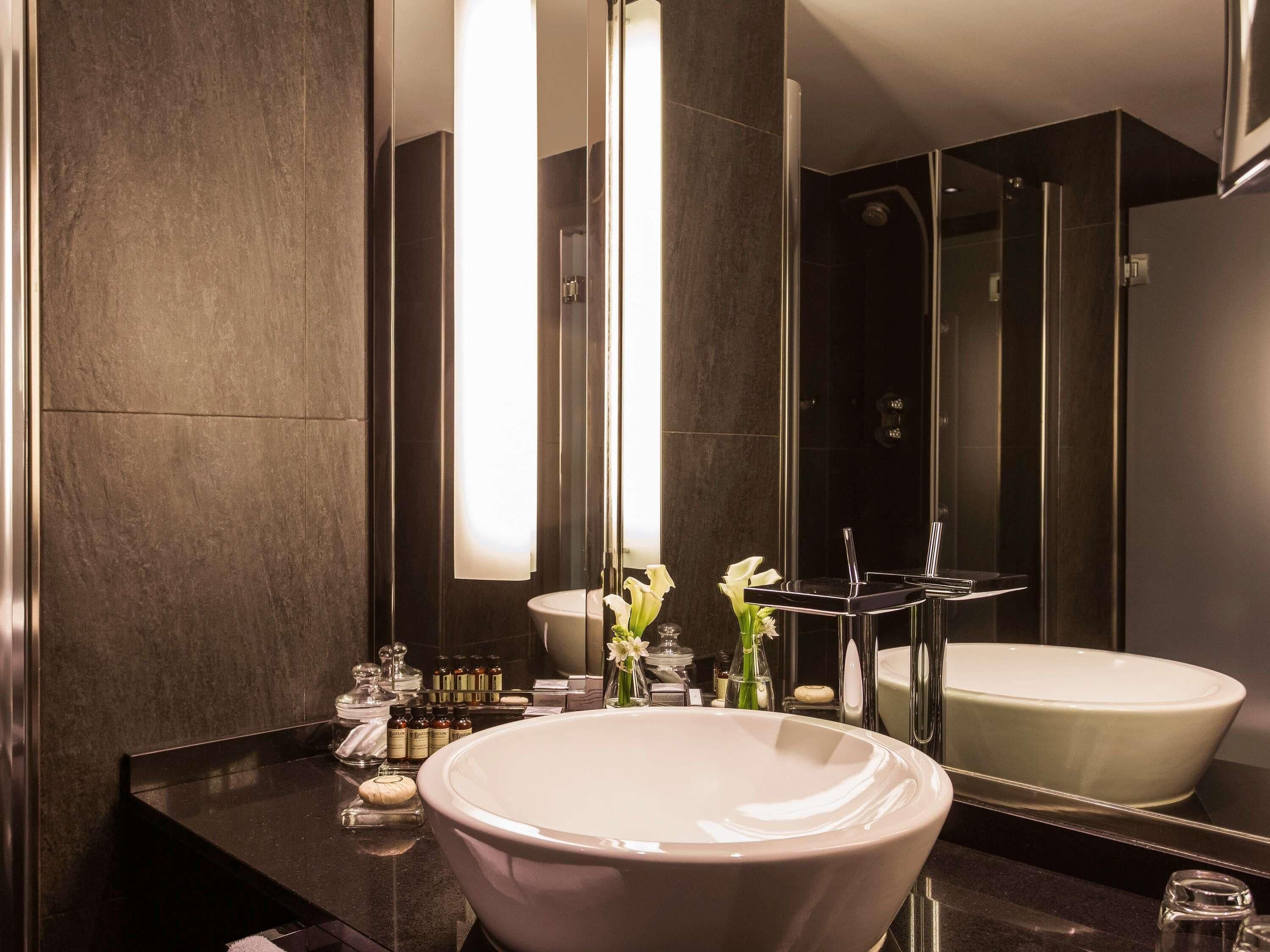 Ropa de cama de alta calidad y minibar 