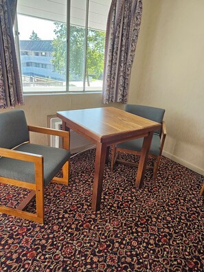 Blackout curtains, iron/ironing board, free WiFi, bed sheets - Travelodge by Wyndham Mackinaw City (Mackinaw City)