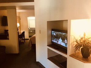 Suite, 1 King Bed, Non Smoking