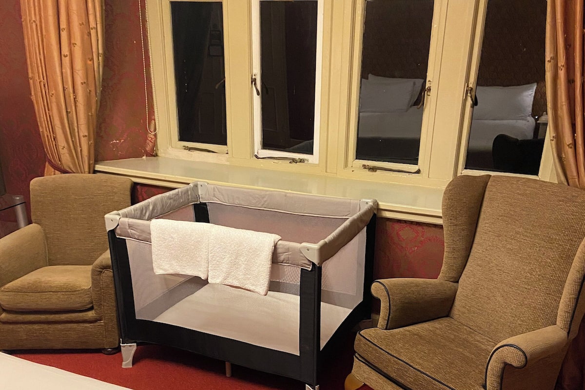 Family Room, 1 Double or 2 Twin Beds | Premium bedding, in-room safe, desk, iron/ironing board
