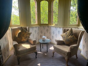 Exclusive Double Room, 1 Double Bed | Living area