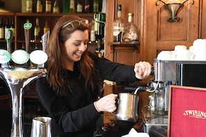 Bar (on property) - Ruthin Castle Hotel (Ruthin)