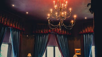 Deluxe Suite, 1 King Bed (Prince of Wales) | Premium bedding, in-room safe, desk, iron/ironing board