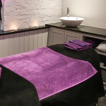 Couples treatment room(s), sauna, hot tub, steam room, body treatments