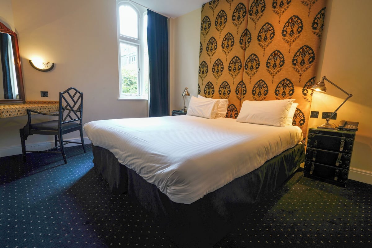 Suite, 1 Double Bed | Premium bedding, in-room safe, desk, iron/ironing board