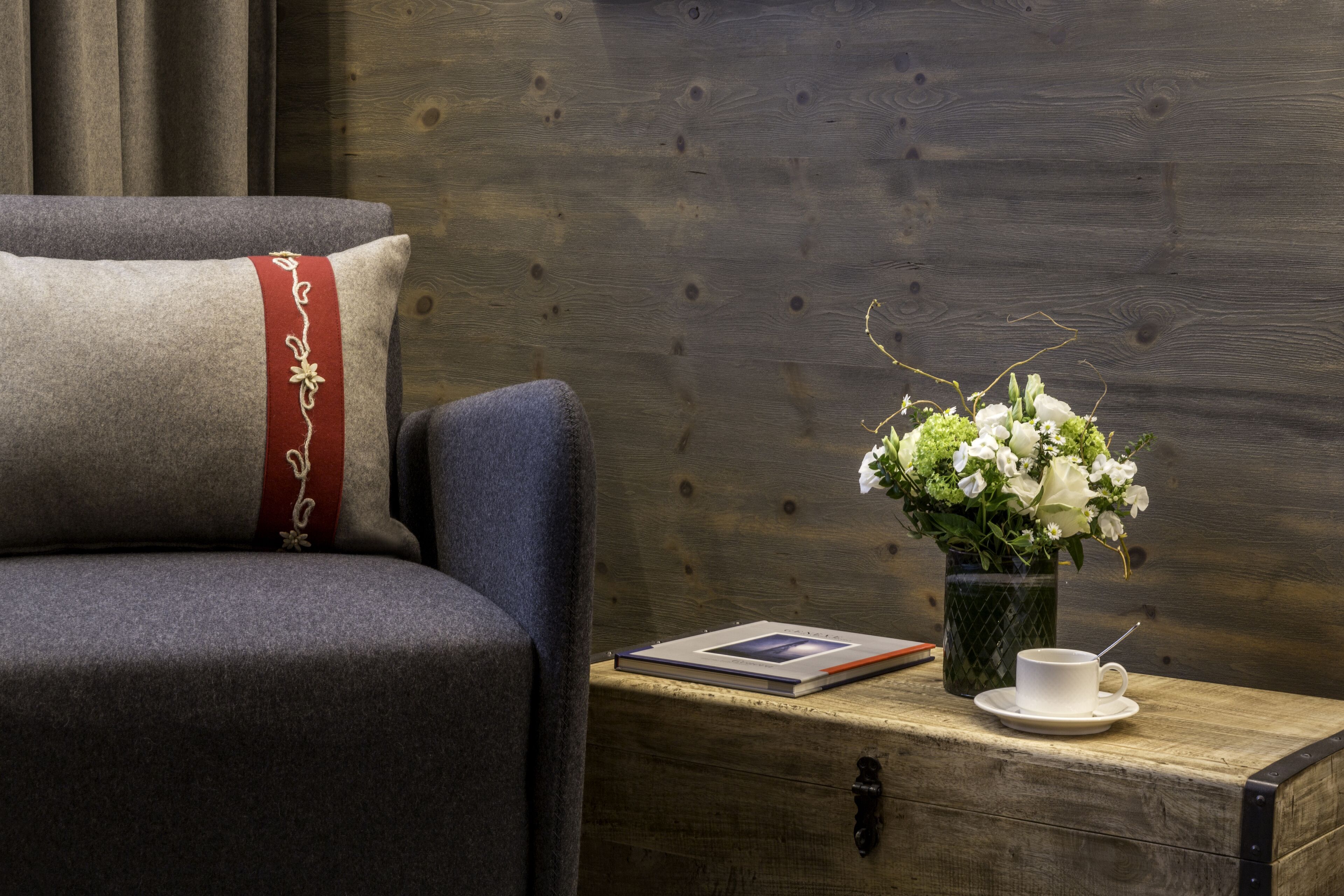 classic room | premium bedding, pillow-top beds, minibar, in-room safe