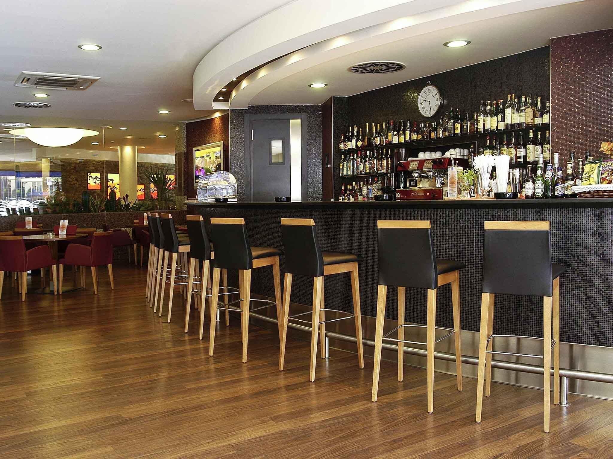 Bar (en la propiedad)