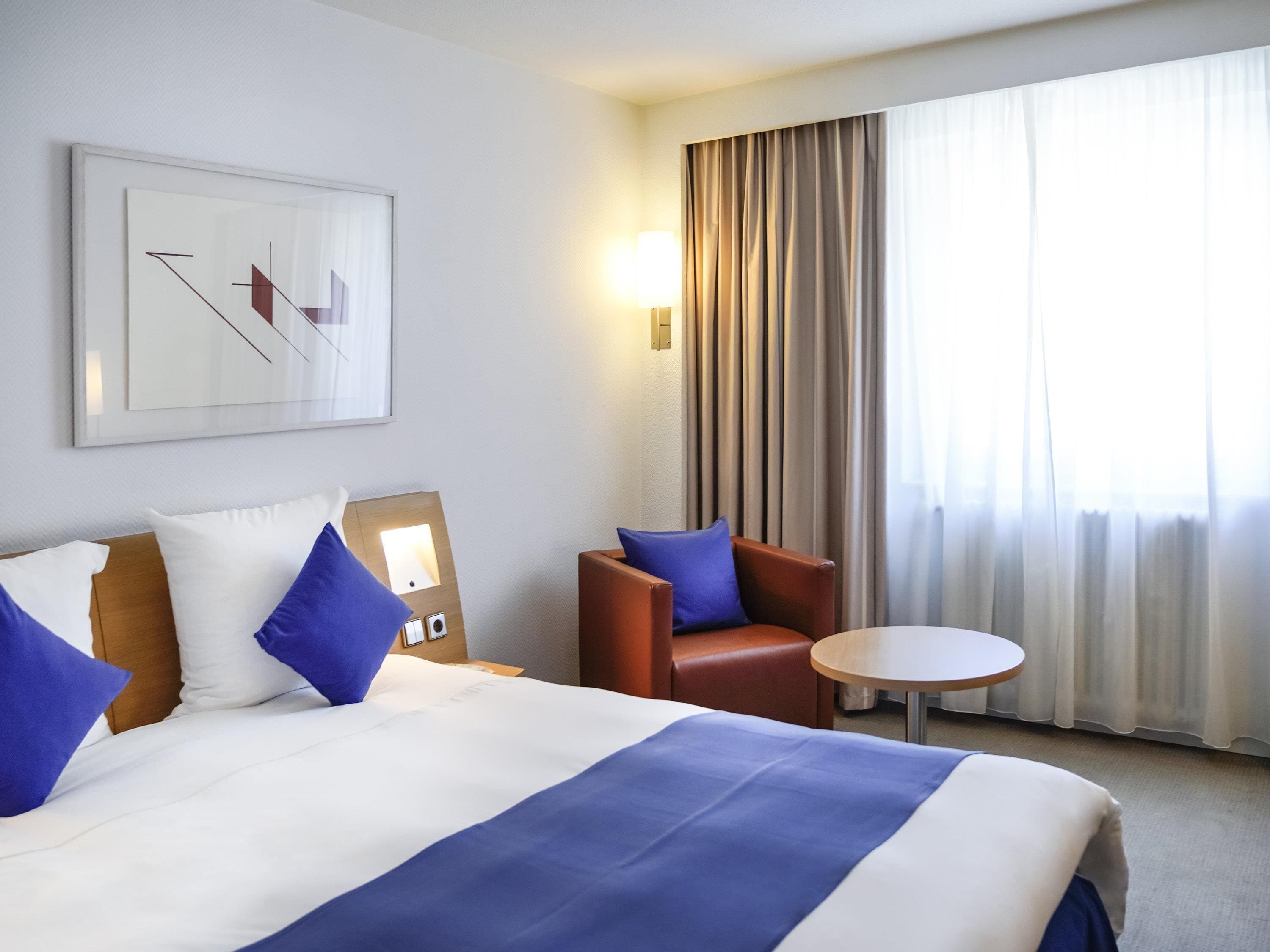 Superior tweepersoonskamer, 1 tweepersoonsbed met slaapbank | Donzen dekbedden, een minibar, een kluis op de kamer, een bureau