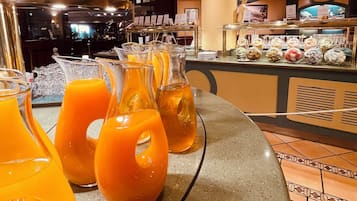 Desayuno buffet todos los días (con cargo)