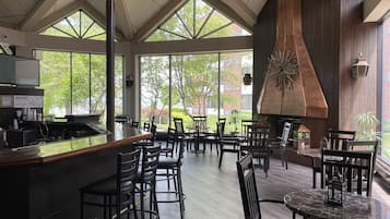Bar (en la propiedad)