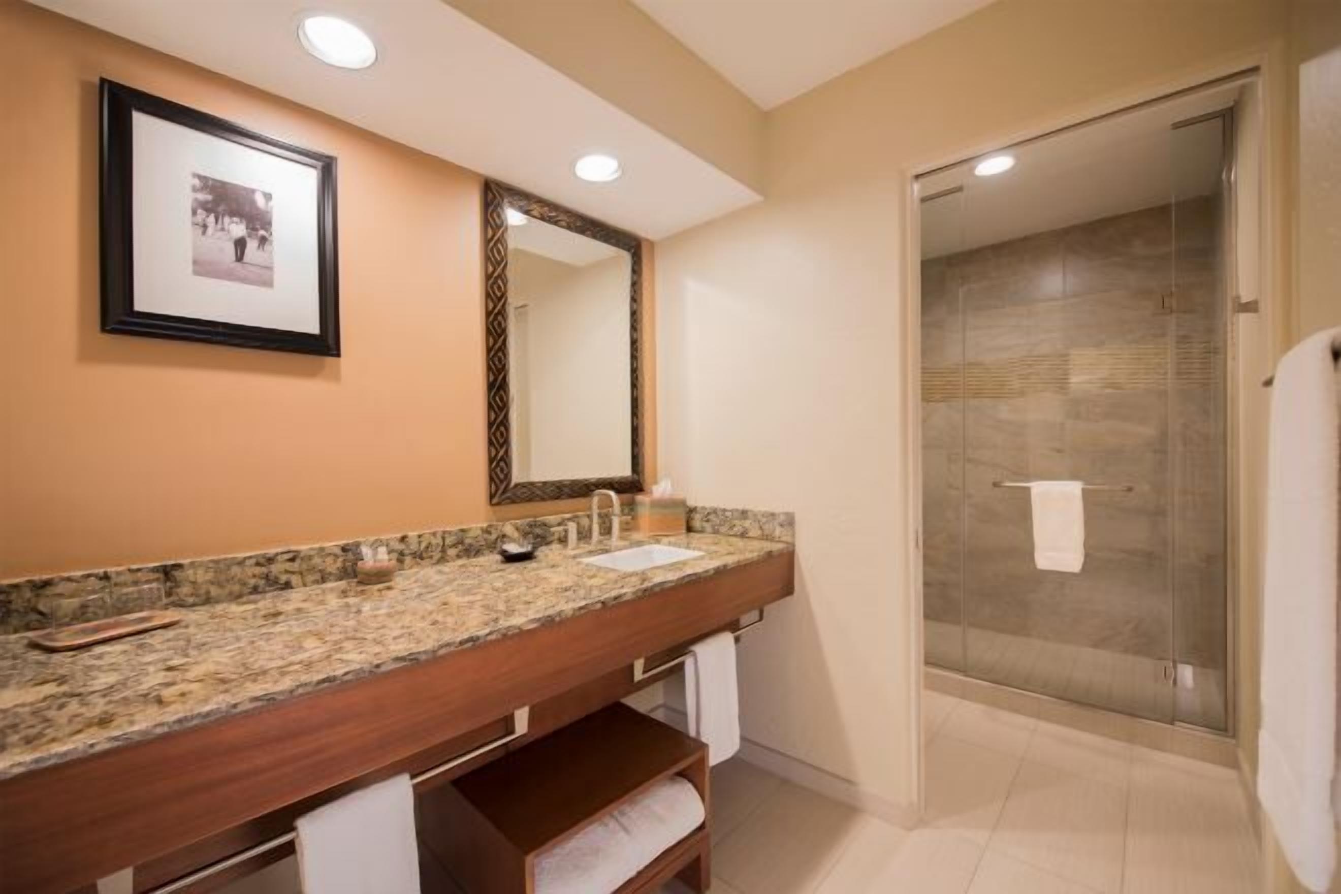 Bad | Designertoalettartikler, hårføner, badekåper og håndklær