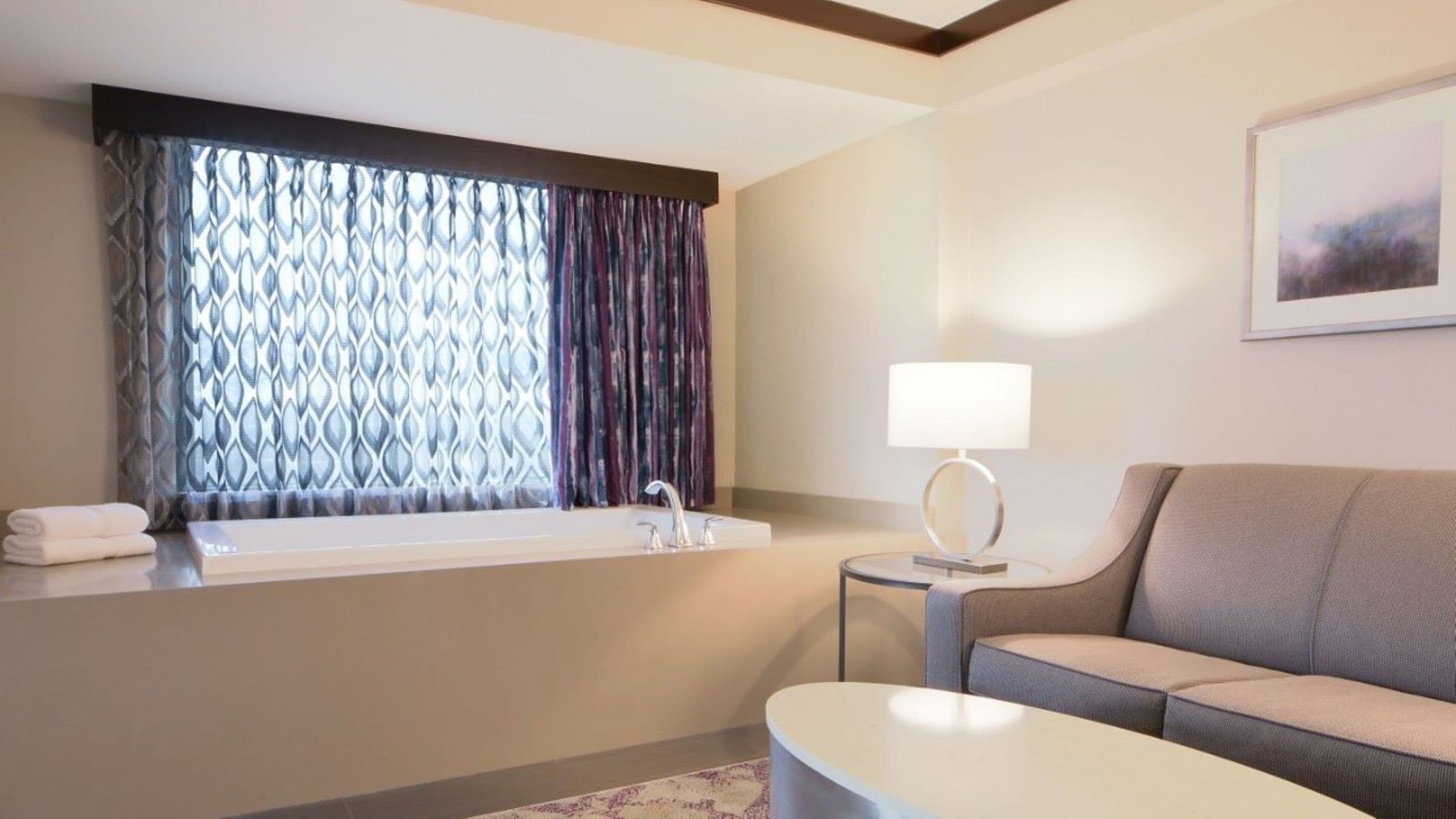 player spa suite king non-smoking | premium bedding, pillow-top beds, in-room safe, desk