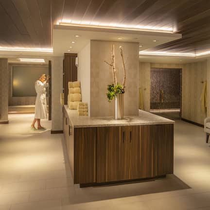 Couples treatment rooms, sauna, hot tub, steam room, body treatments