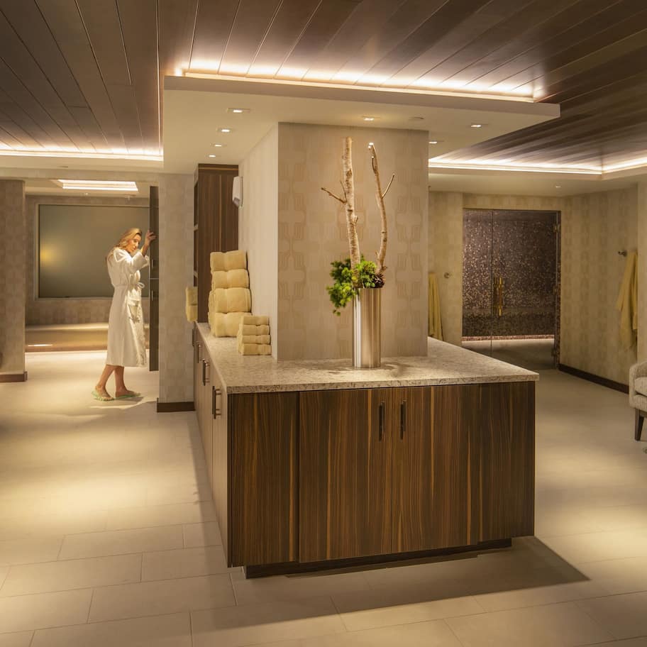 Couples treatment rooms, sauna, hot tub, steam room, body treatments