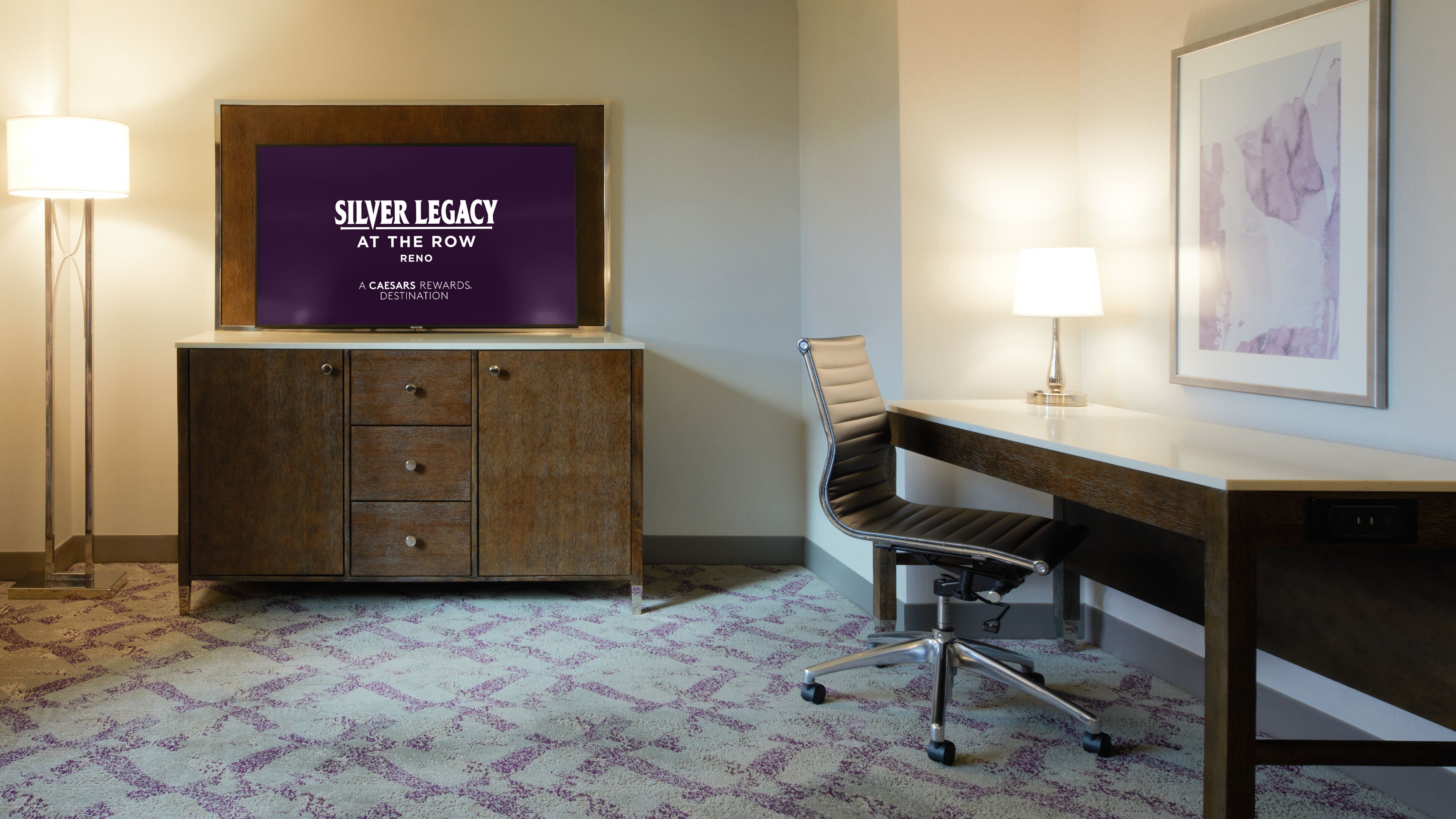 premium bedding, pillow-top beds, in-room safe, desk