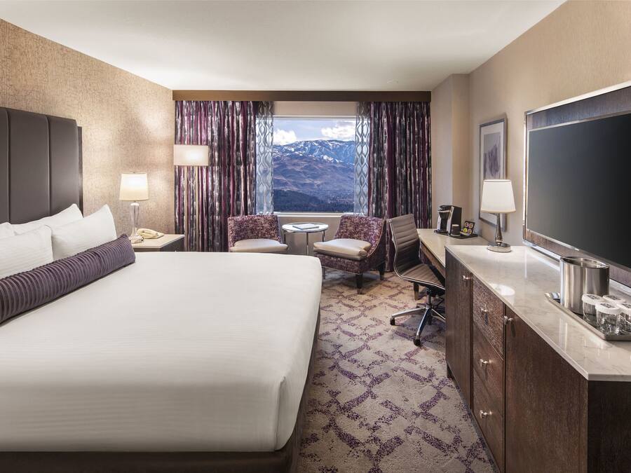 Premium bedding, pillowtop beds, in-room safe, desk