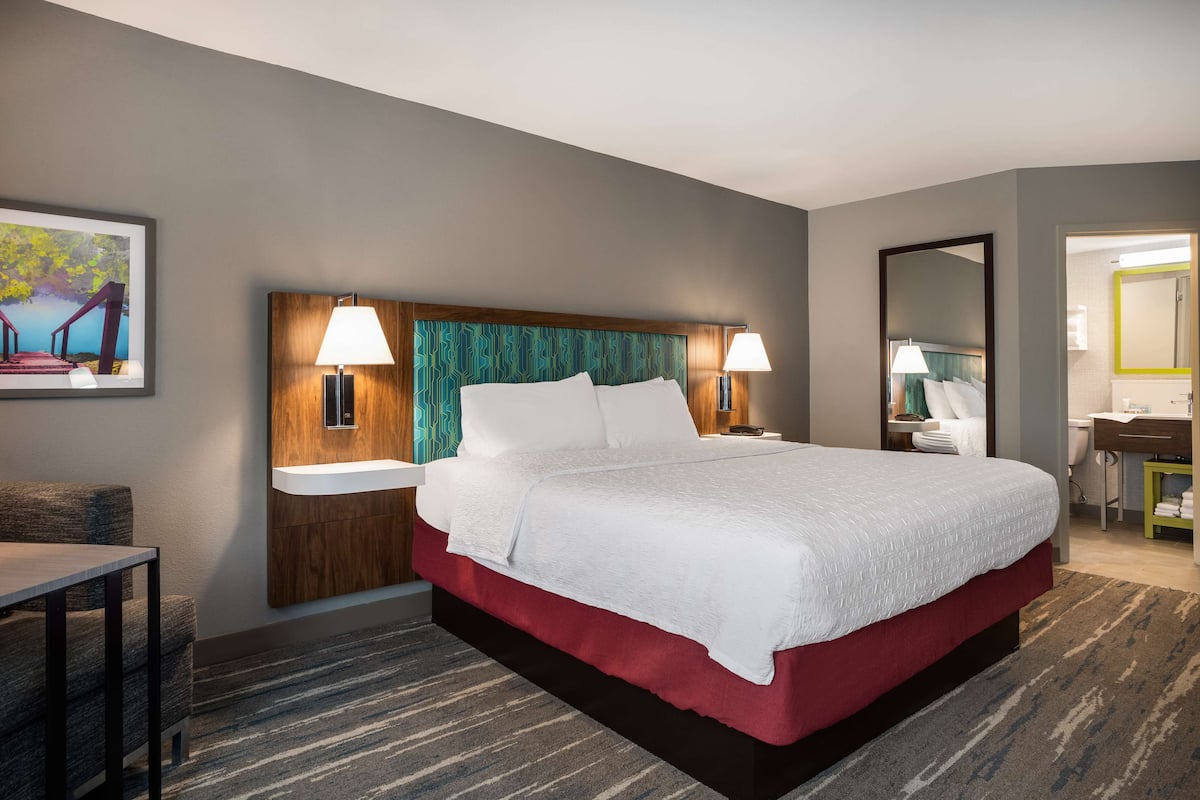 Room, 1 King Bed, Non Smoking, Refrigerator & Microwave | Blackout drapes, iron/ironing board, free WiFi, bed sheets