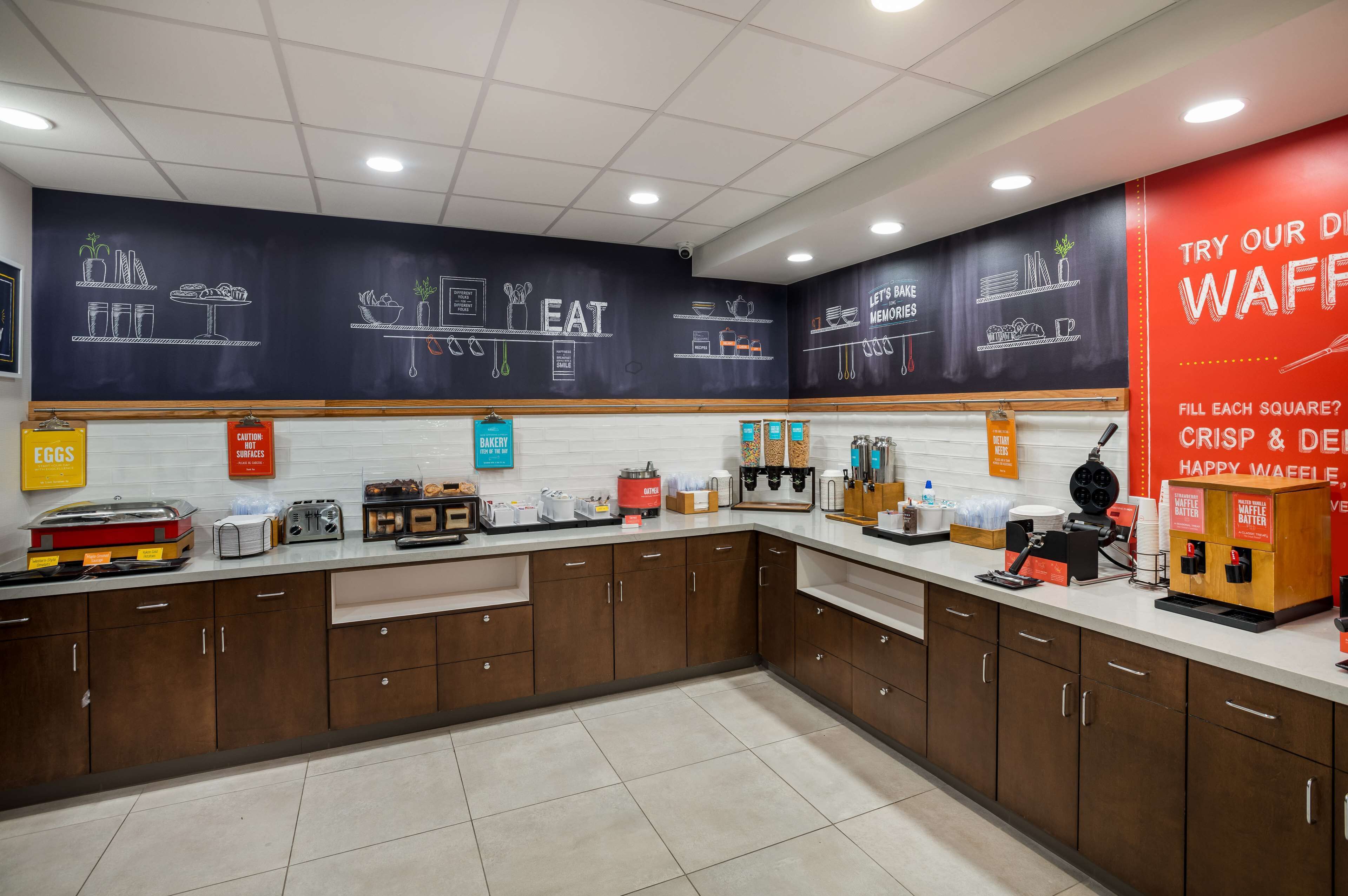 free daily continental breakfast