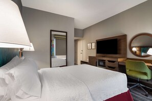 Room, 1 Queen Bed, Accessible, Bathtub | Blackout drapes, iron/ironing board, free WiFi, bed sheets - Hampton Inn Gadsden (Gadsden)