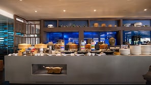 Daily buffet breakfast (THB 600 per person)