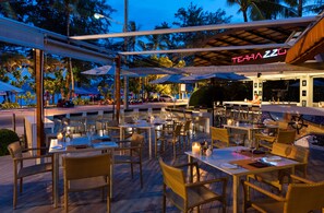 4 restaurants, breakfast, lunch, dinner served; Italian cuisine - Holiday Inn Resort Phuket by IHG (Patong)