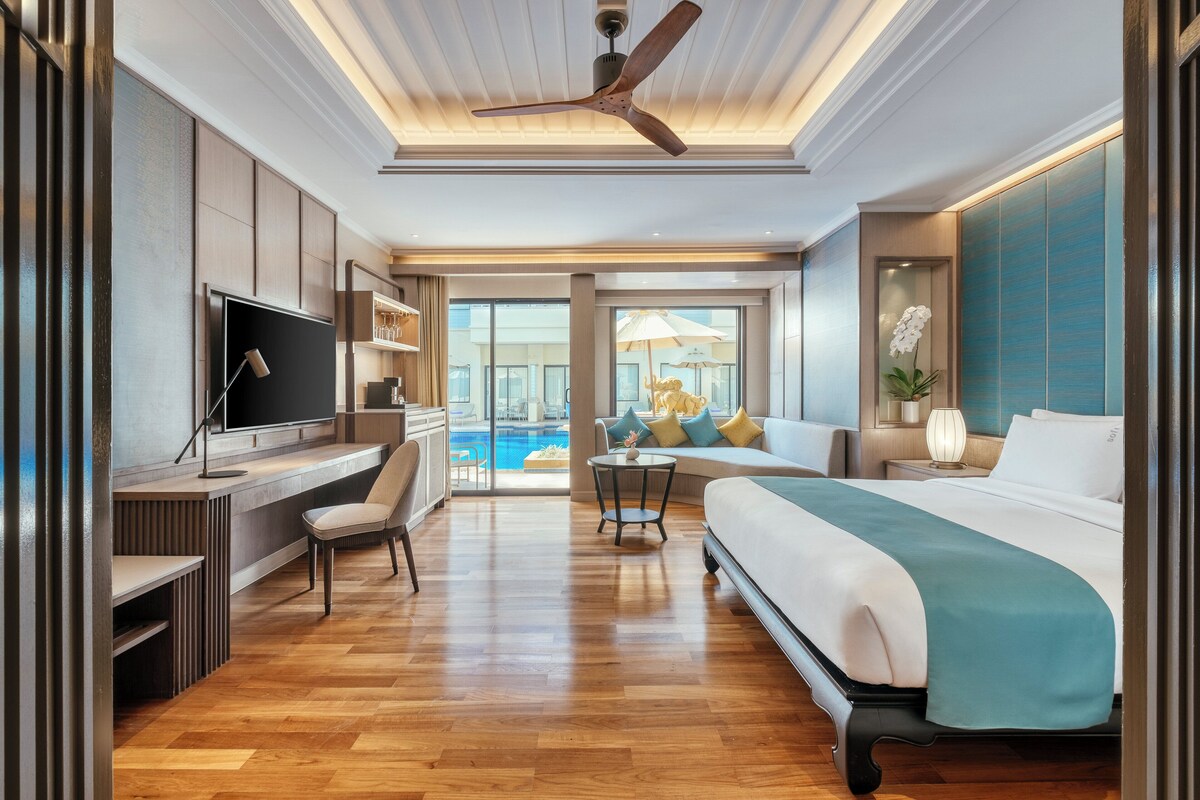 Premium Room, 1 King Bed, Pool Access (Adults Only) | In-room safe, desk, blackout drapes, iron/ironing board