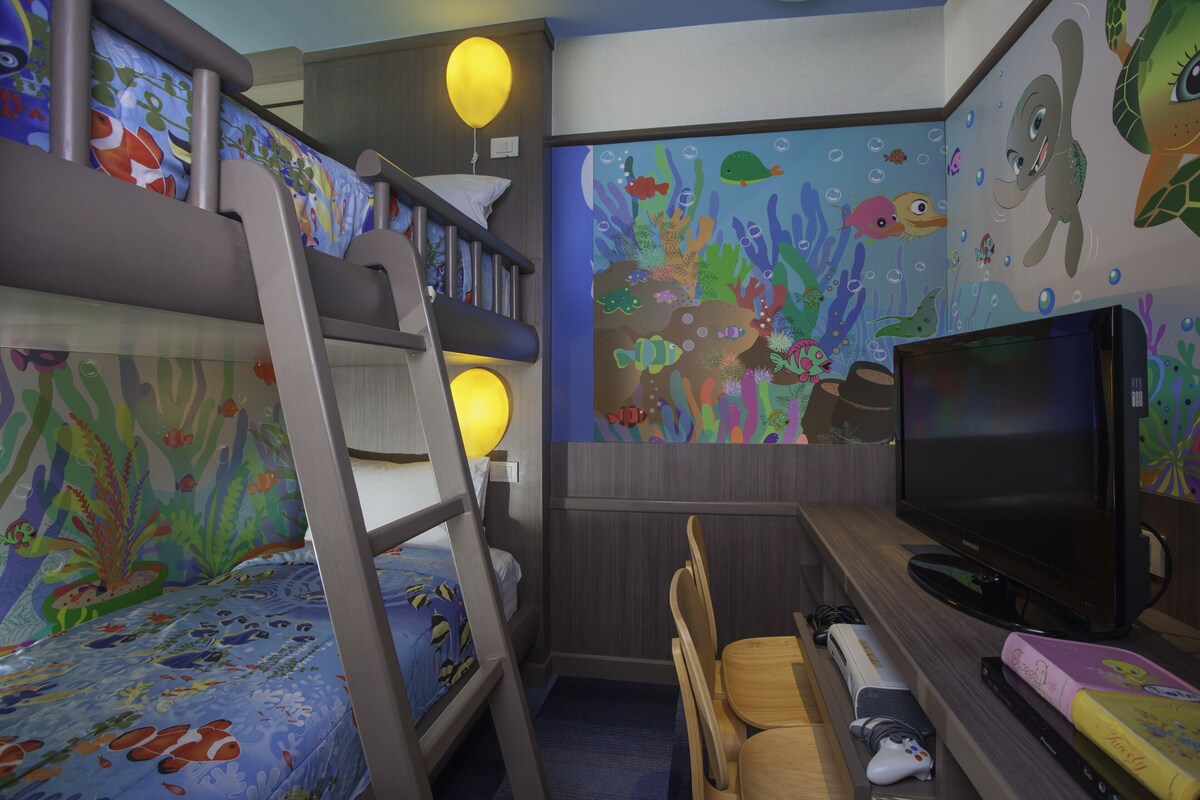 Family Room, Multiple Beds | In-room safe, desk, blackout drapes, iron/ironing board