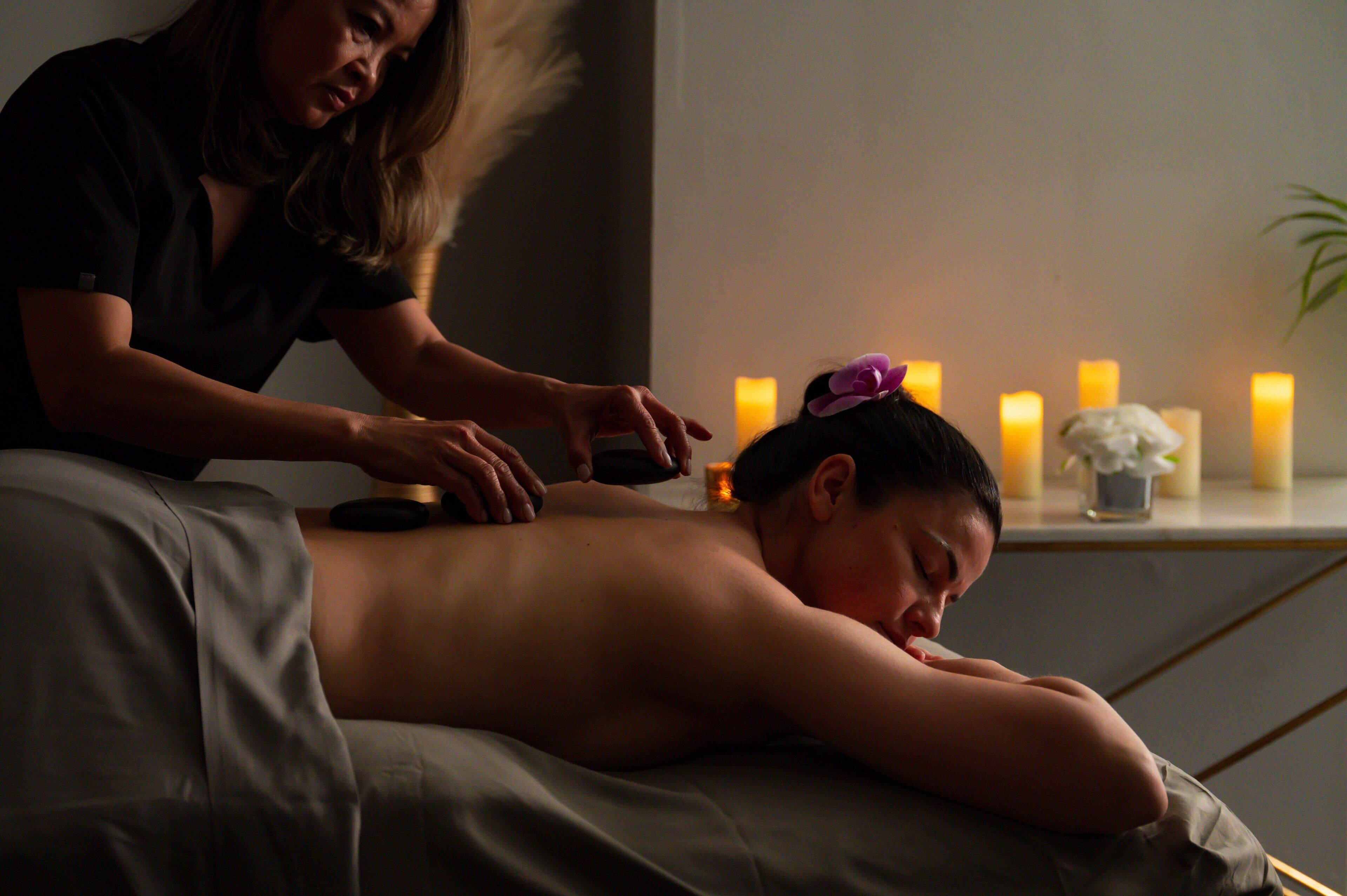 Couples treatment rooms, body treatments, aromatherapy