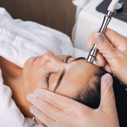 Couples treatment rooms, body treatments, aromatherapy