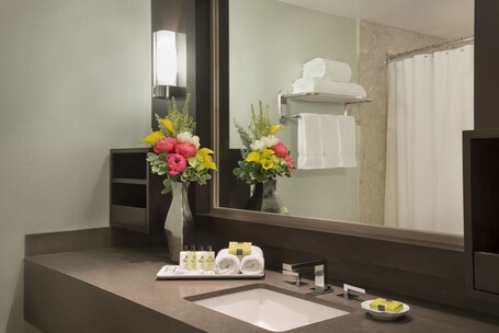 InterContinental Toronto Centre, an IHG Hotel - Image 90
