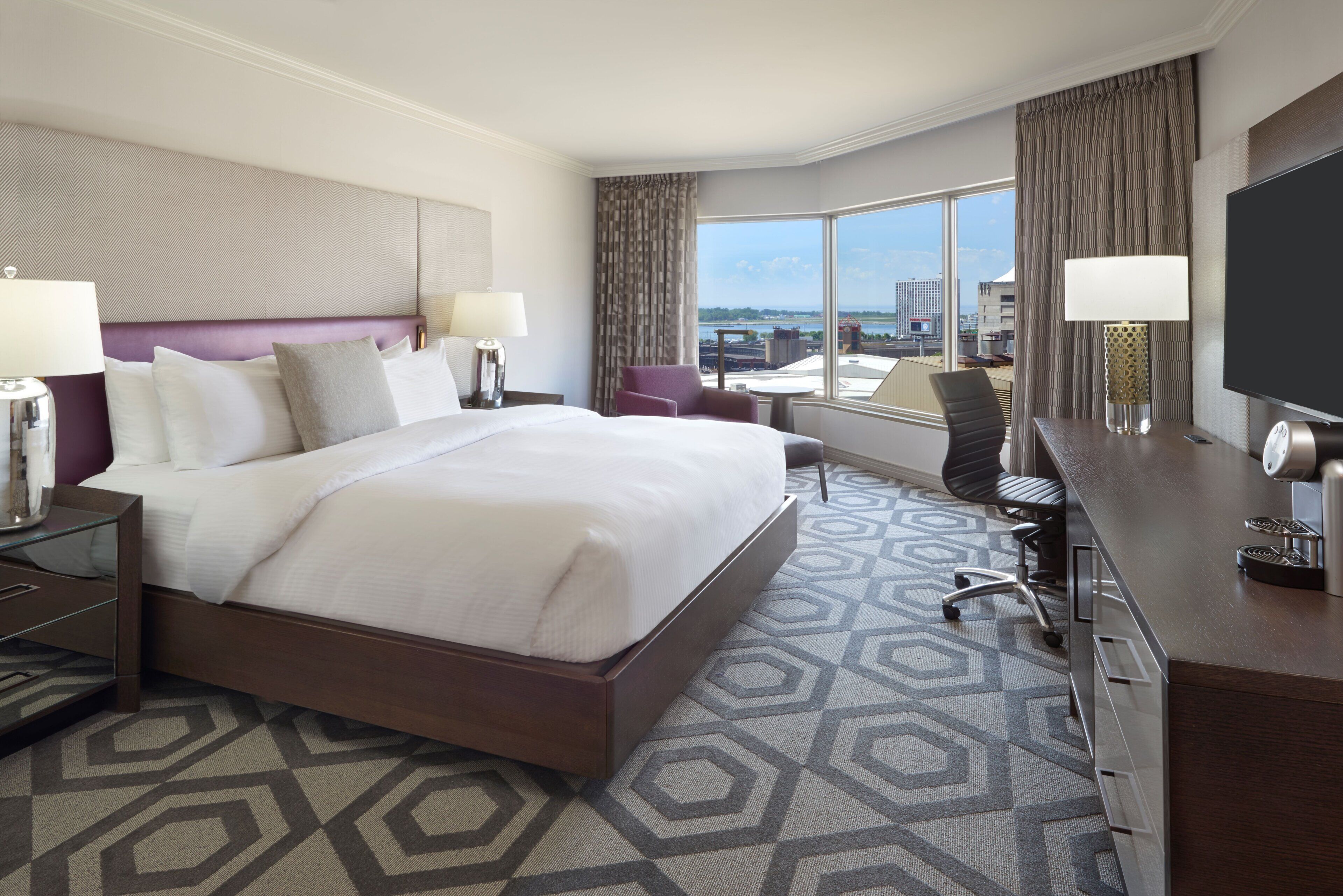 Premium Room, 1 King Bed, Club lounge access