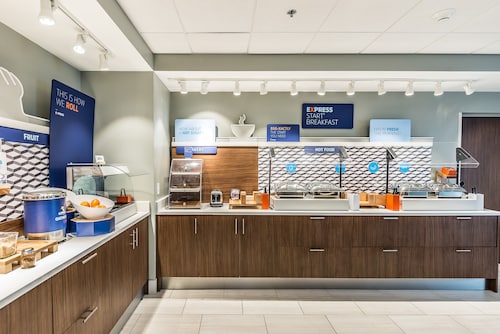 Holiday Inn Express Flint-Campus Area by IHG