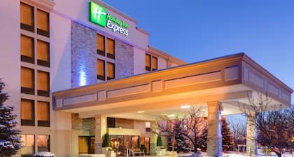 Holiday Inn Express Flint-Campus Area by IHG