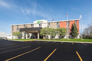 Holiday Inn Express Flint-Campus Area by IHG