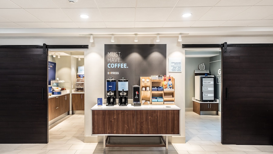 Holiday Inn Express Flint-Campus Area by IHG