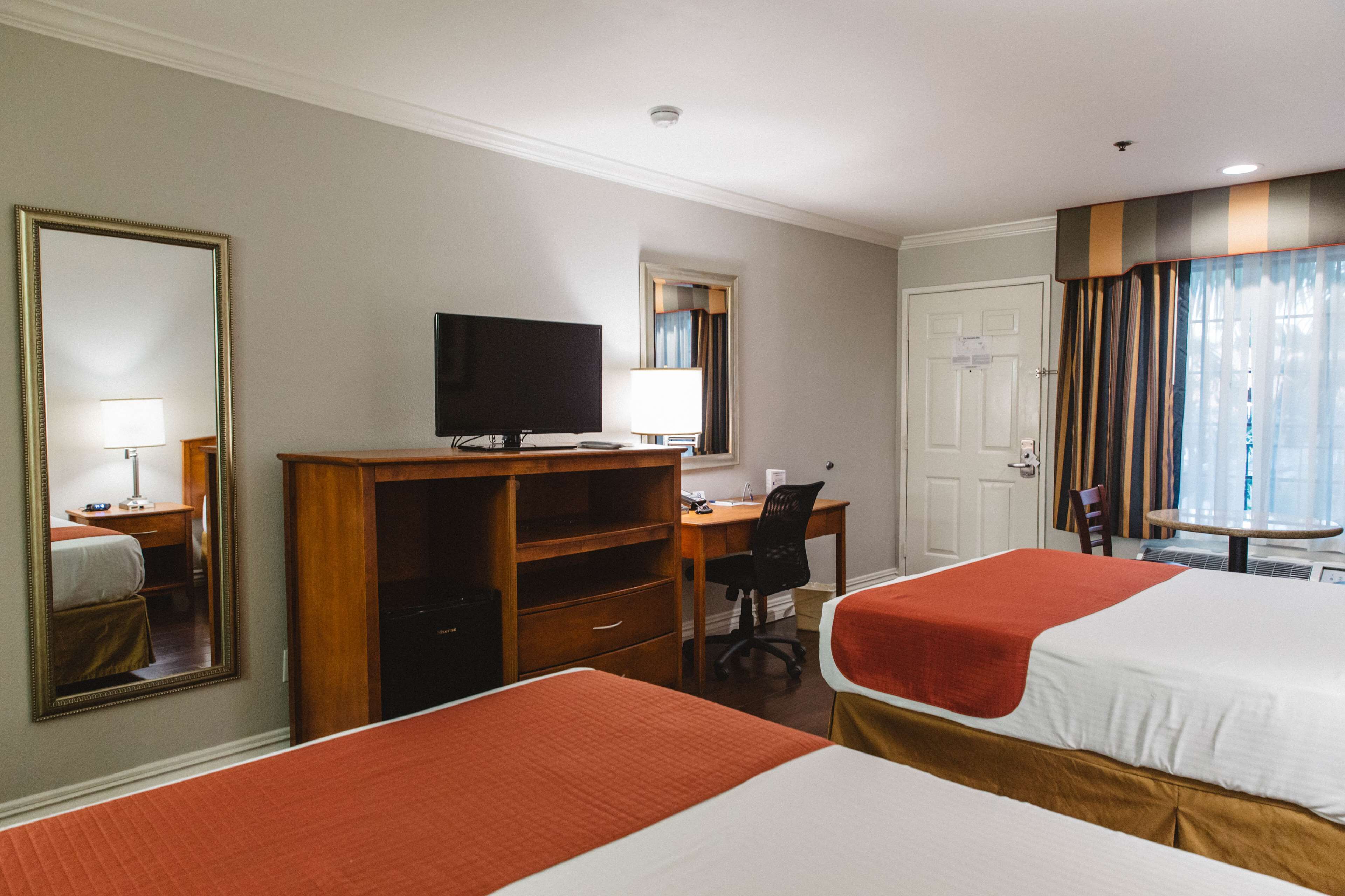 Photo - Best Western Palm Garden Inn