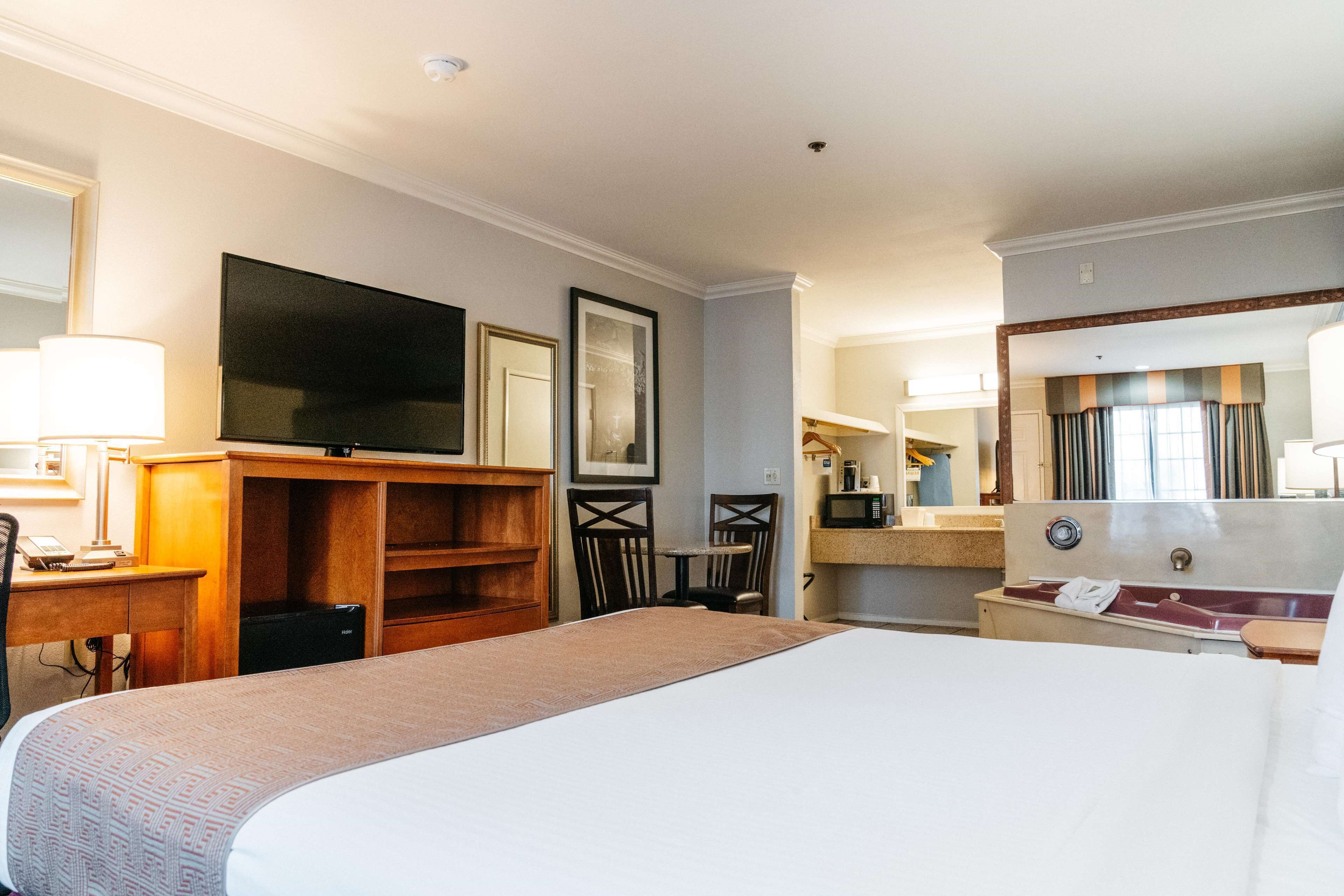 Photo - Best Western Palm Garden Inn