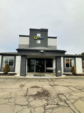 Front of property - Quality Inn Rochester West (Rochester)