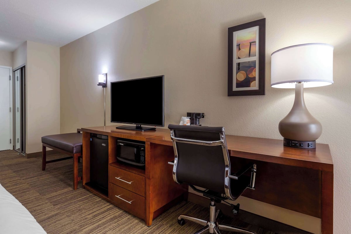 1 Schlafzimmer, Schreibtisch, laptopgeeigneter Arbeitsplatz