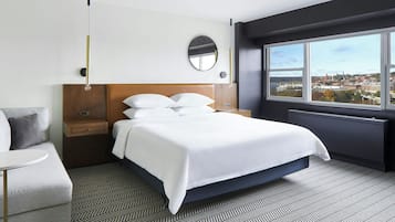 1 bedroom, Egyptian cotton sheets, premium bedding, down comforters