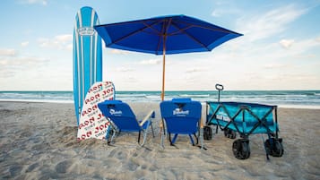 Una spiaggia nelle vicinanze
