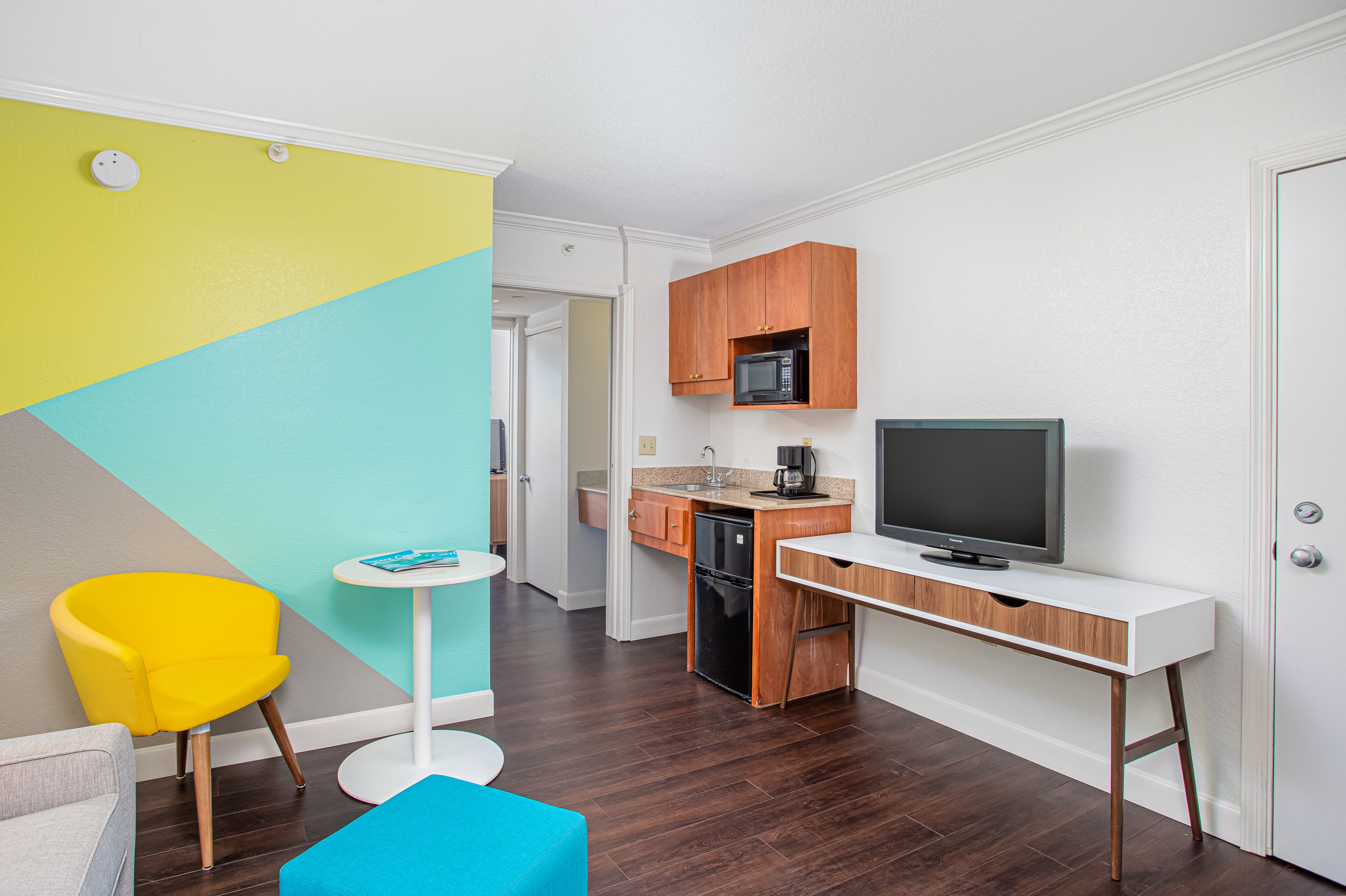 1 bedroom, in-room safe, desk, blackout curtains