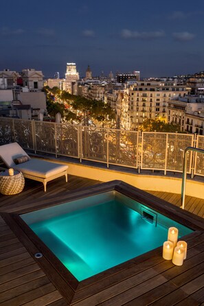 Premium bedding, down duvets, memory-foam beds, in-room safe - Majestic Hotel & Spa Barcelona (Barcelona)