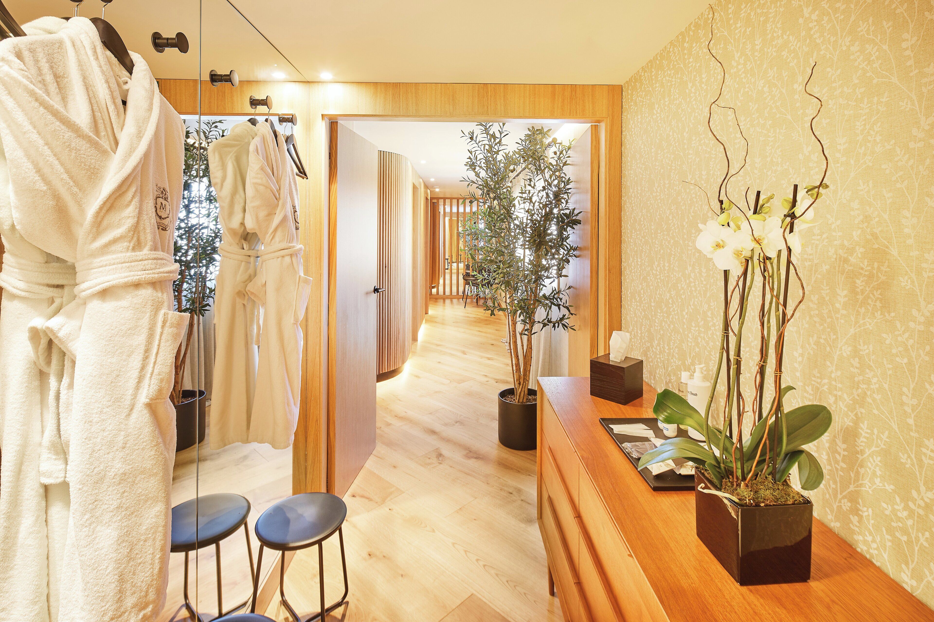 couples treatment room(s), sauna, hot tub, steam room