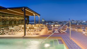 Piscine extérieure (ouverte en saison)