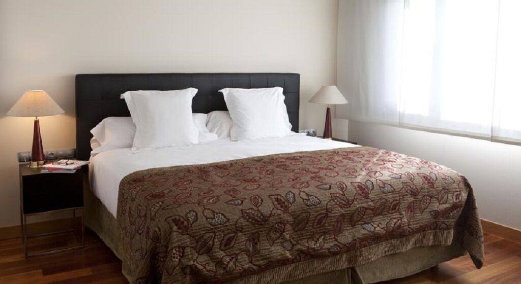 Premium-sengetøj, dundyner, senge med madrasser af memory foam
