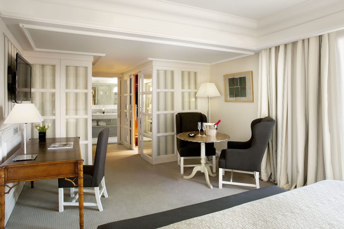 1 bedroom, premium bedding, down duvets, memory-foam beds