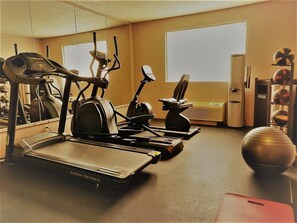 Fitness facility - Columbus Grand Hotel & Banquet Center (Columbus)